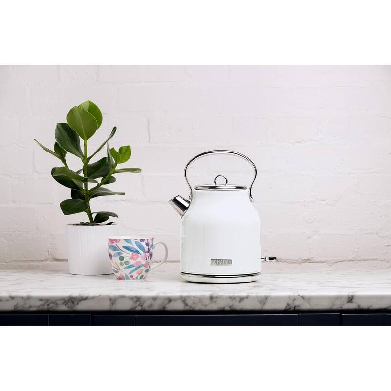 Heritage 7-Cup White Cordless Stainless Steel Retro Electric Kettle with Auto Shut-Off